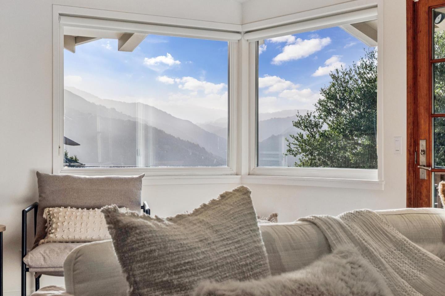 760 Country Club DR - Interior
