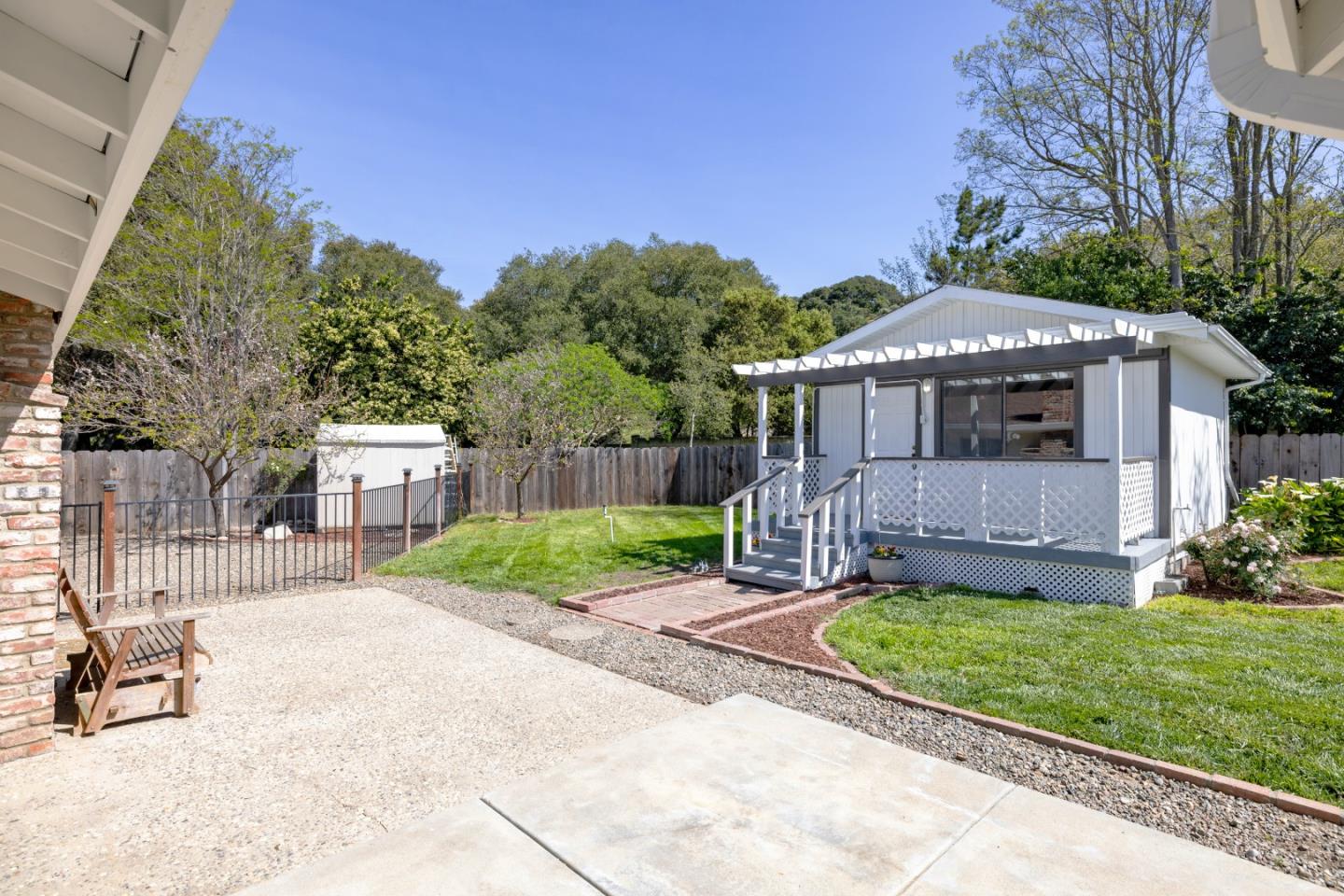 20091 Portola DR - Kitchen