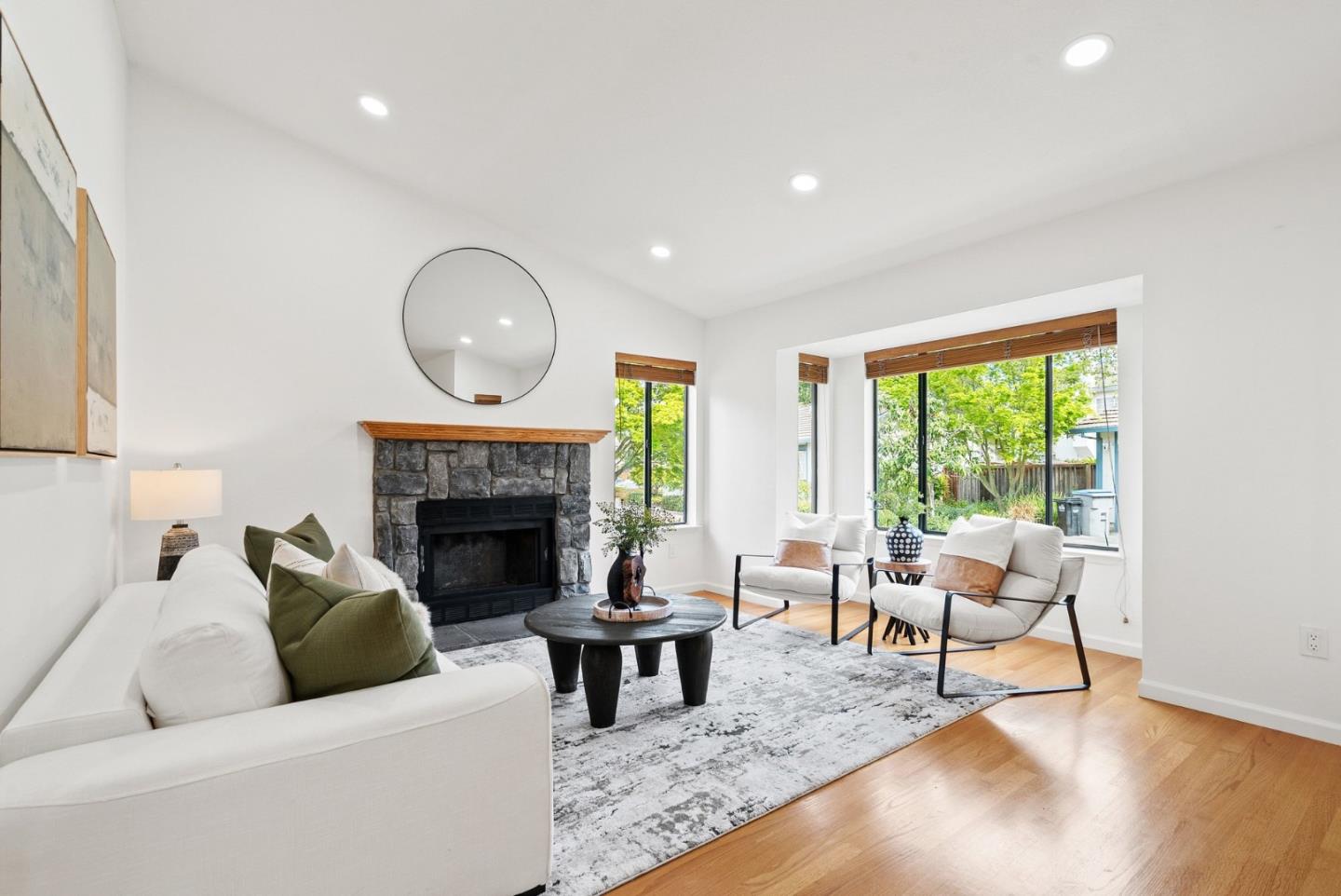 7242 Sharon DR - Interior