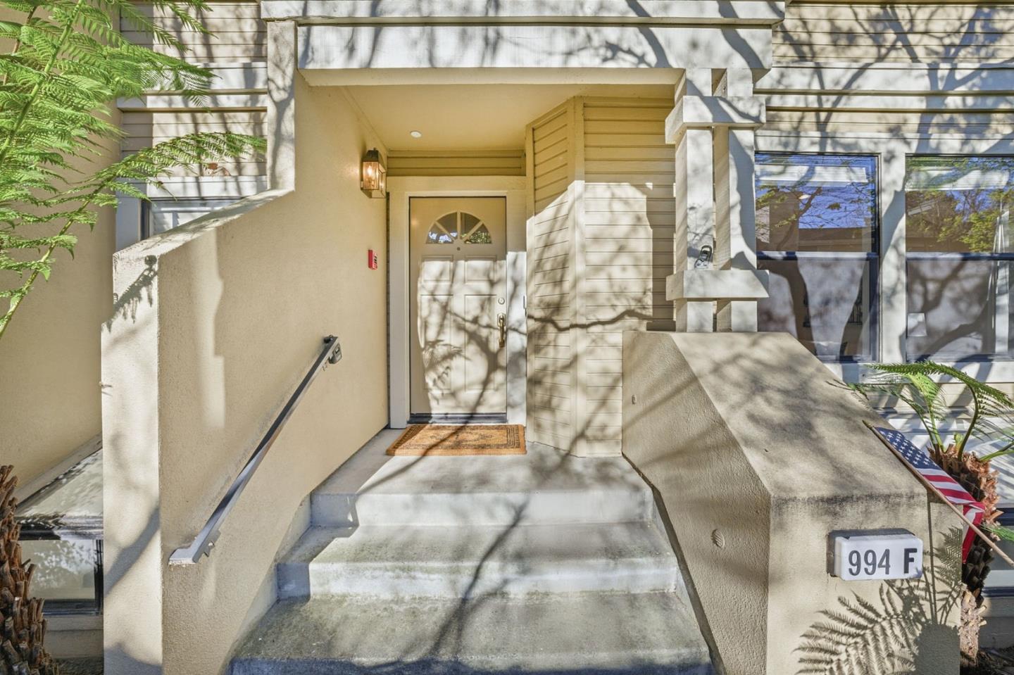 994 La Mesa TER F - Backyard