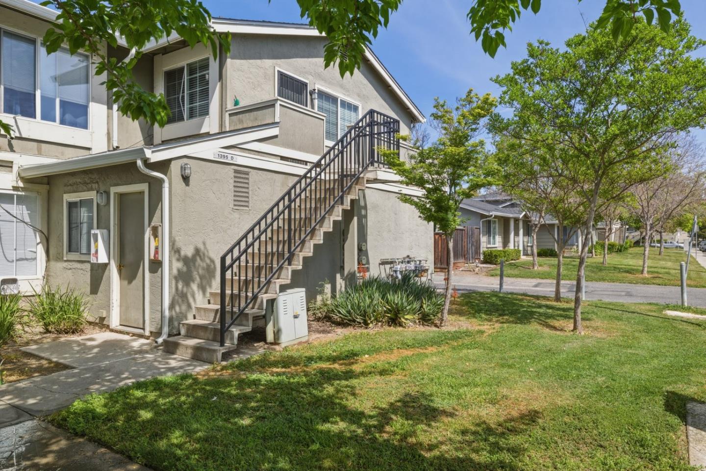 1395 Mcquesten DR D - Kitchen