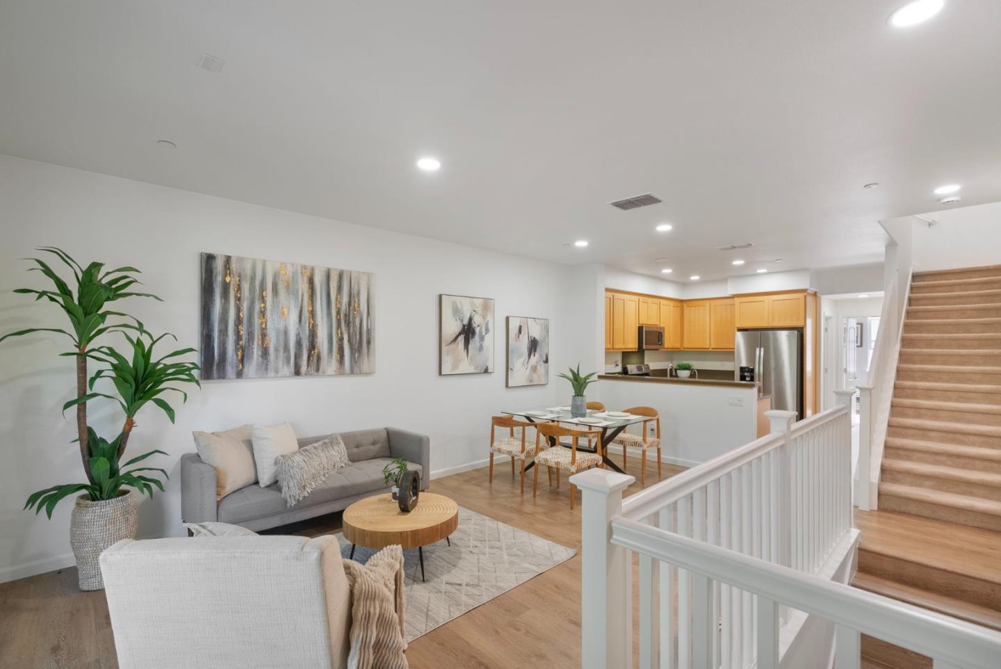 691 N Capitol AVE 4