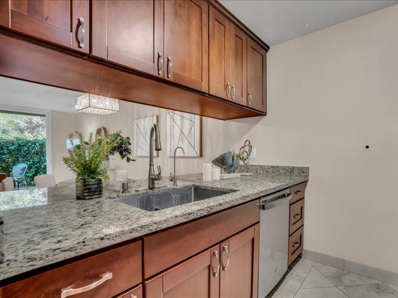 7101 Shelter Creek LN - Kitchen
