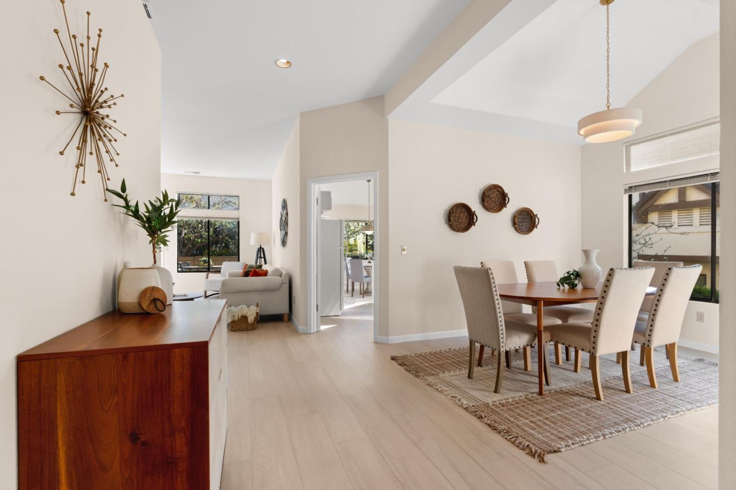 7640 Falkirk DR - Kitchen