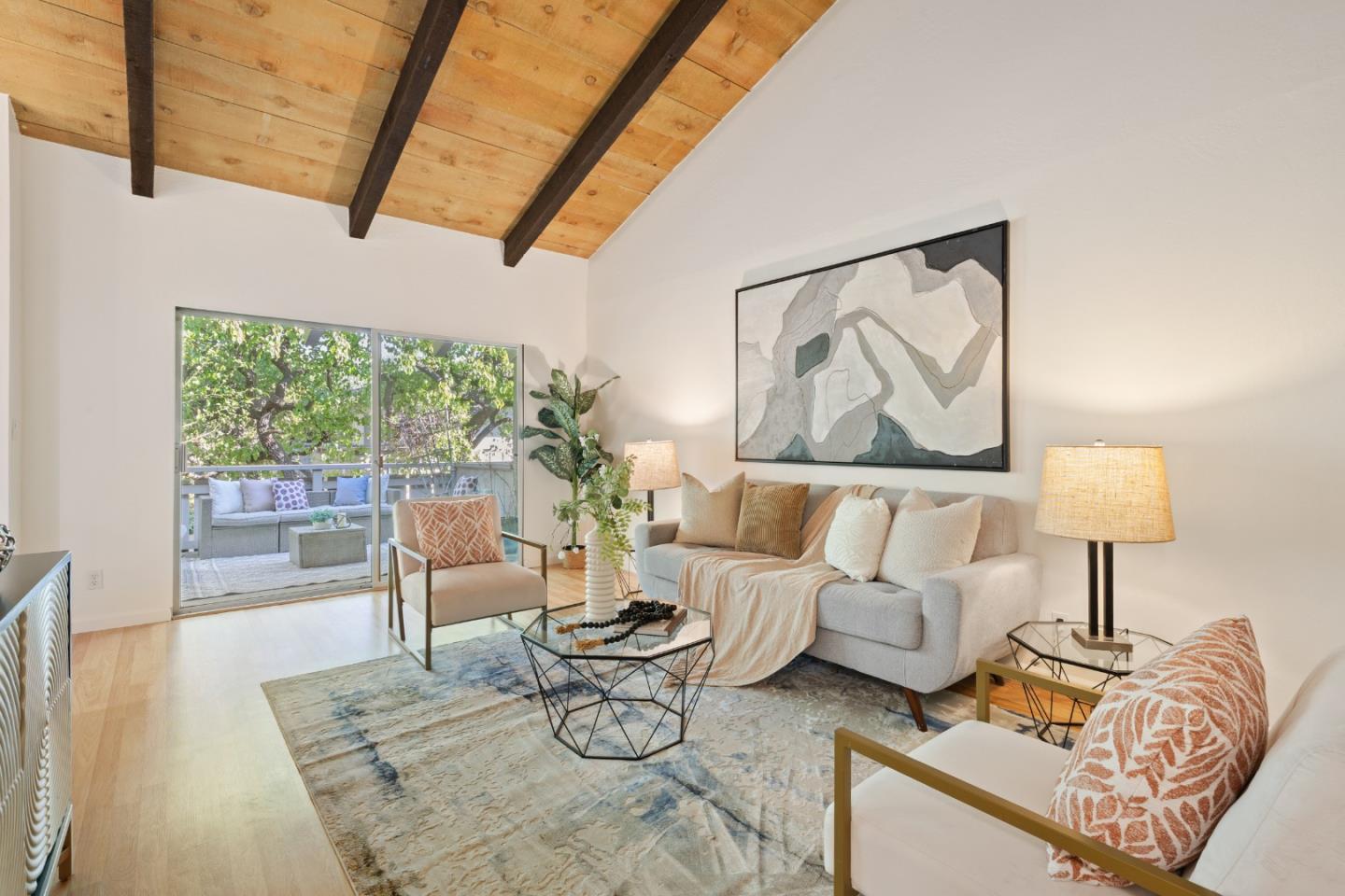 255 S Rengstorff AVE 172 - Interior