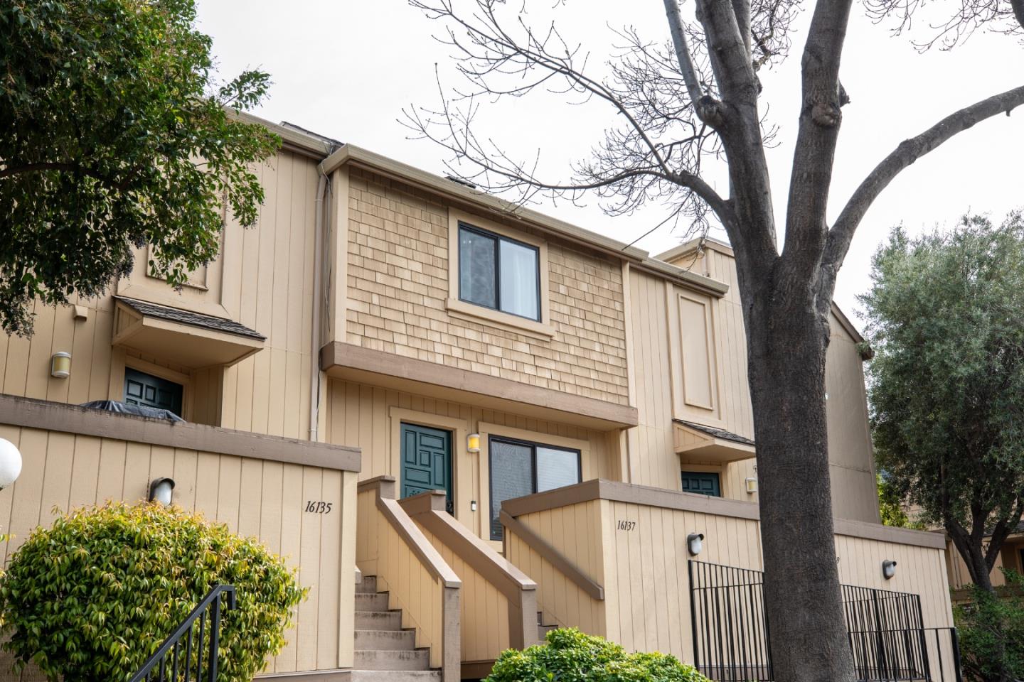 16137 Loretta LN