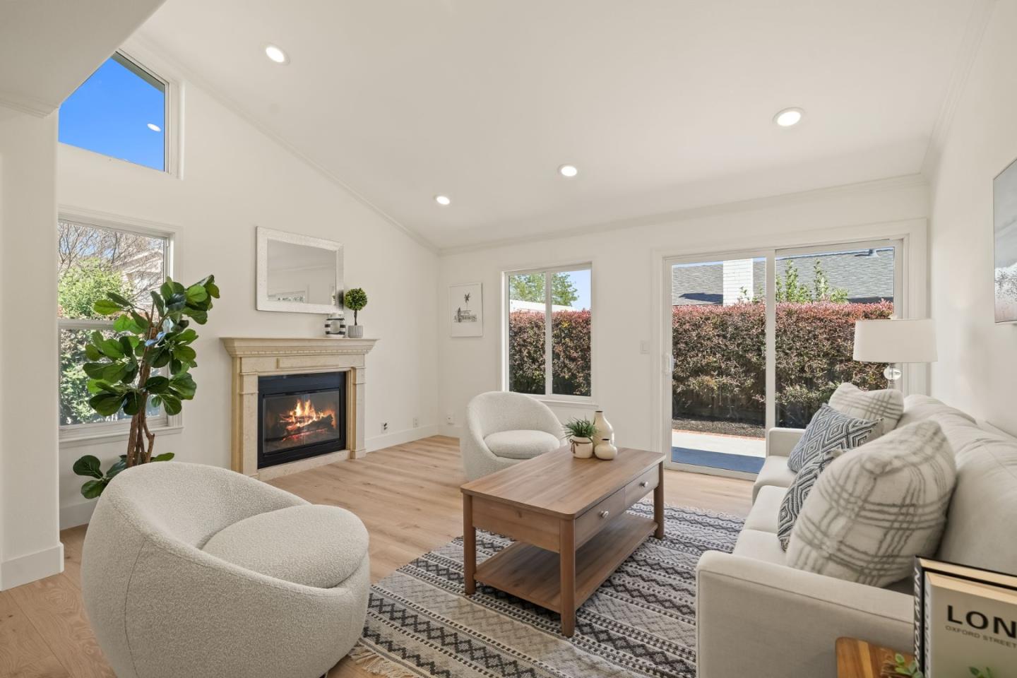 5330 Hansell DR - Living area