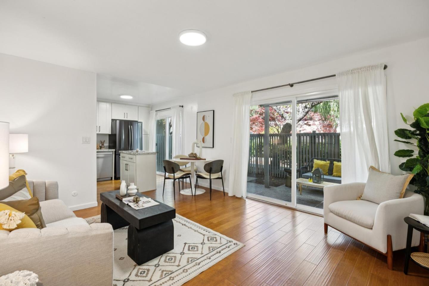 255 S Rengstorff AVE 161