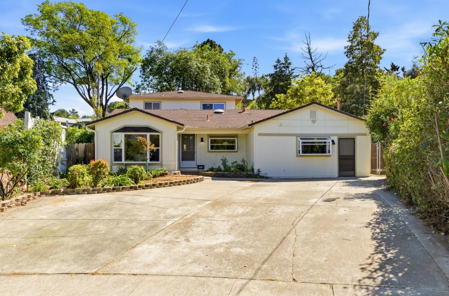 755 Feller AVE - Living area