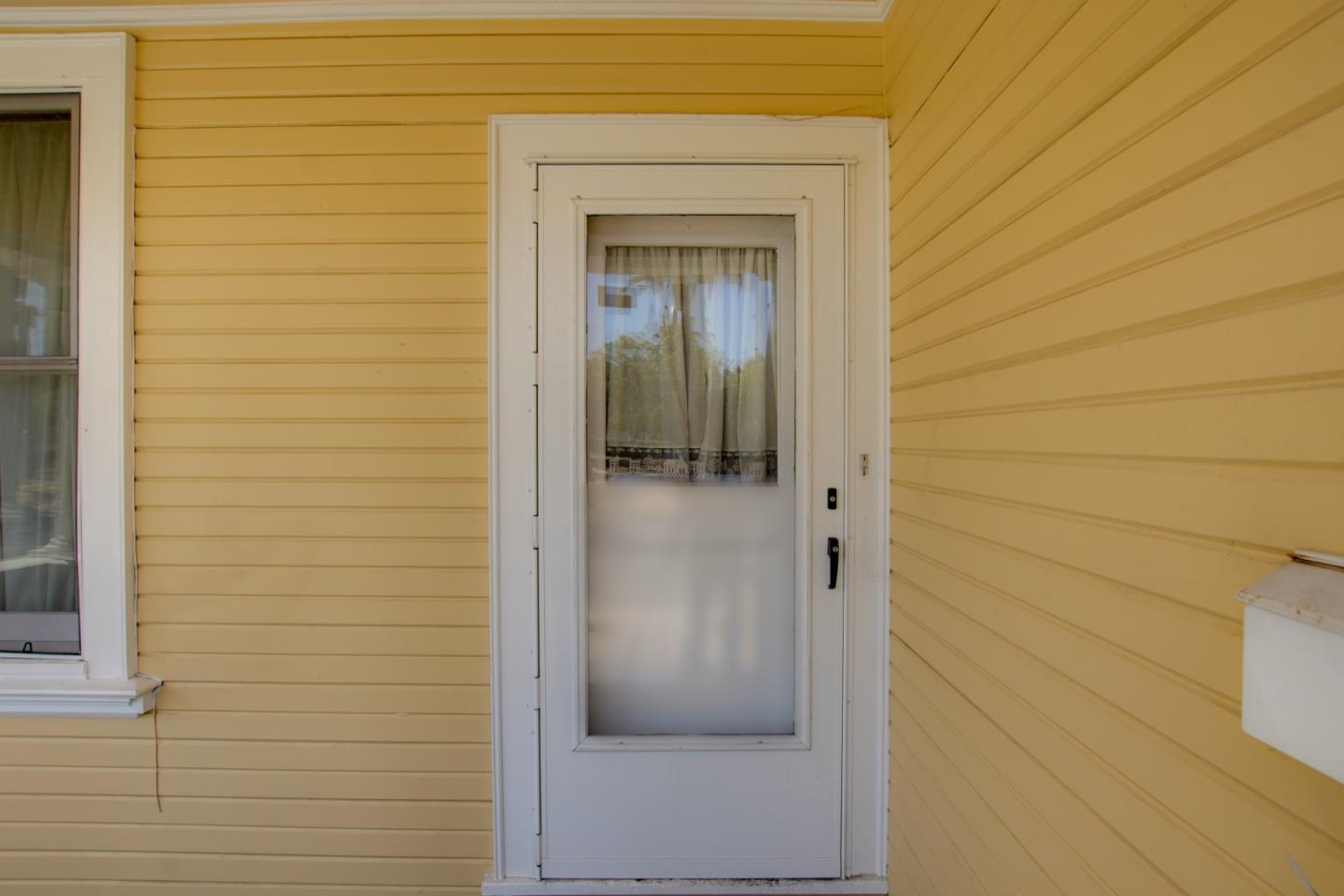 541 Vine ST - Bedroom