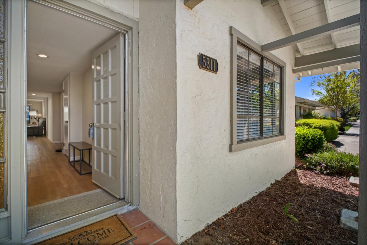 5311 Cribari GLN - Living area