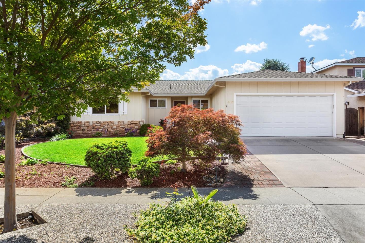 4119 Heppner LN