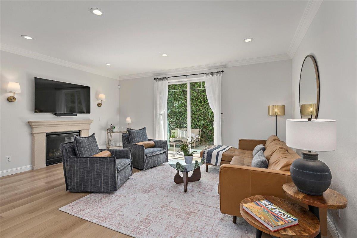 111 George CT - Living area