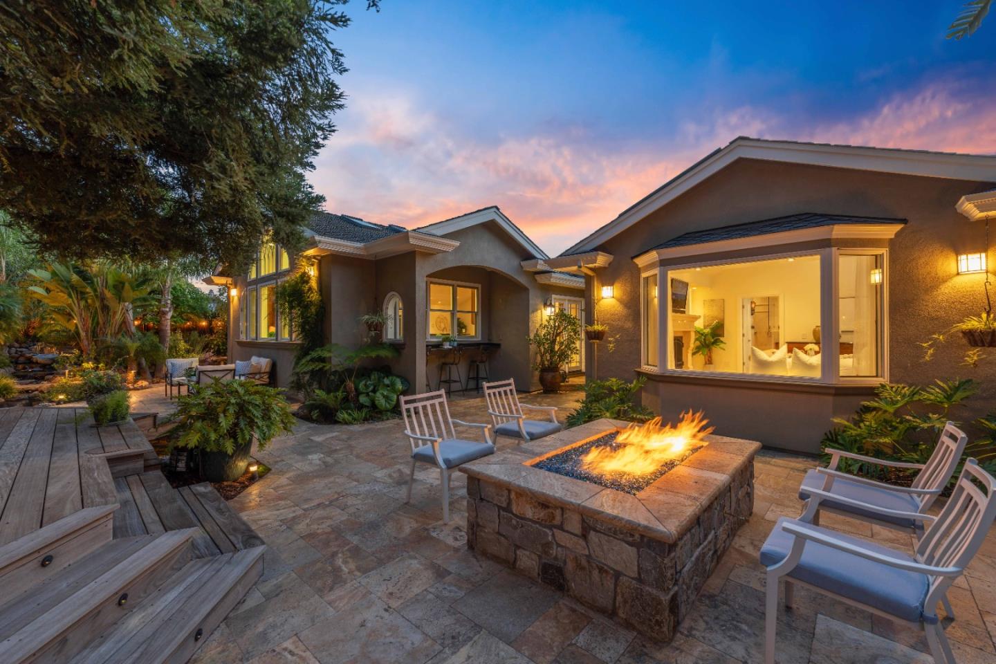 1487 Fallen Leaf LN