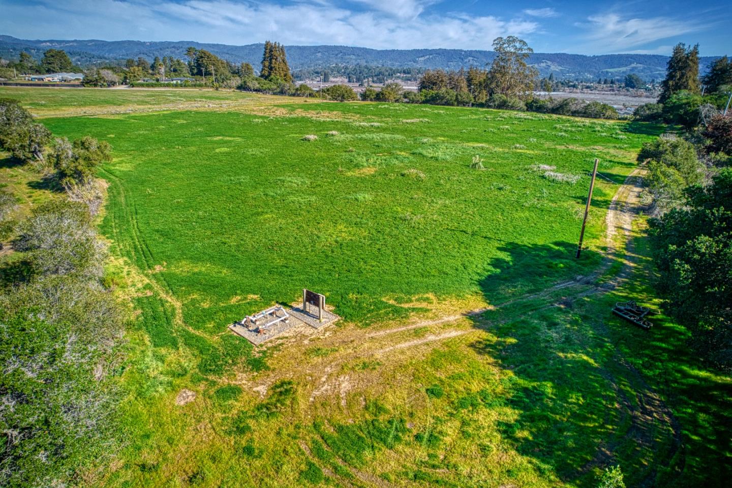 571 Calabasas RD - Backyard