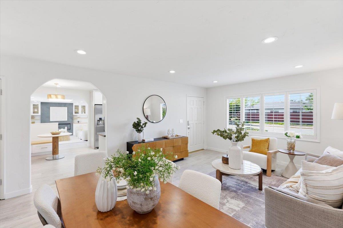 1338 Piland DR - Kitchen