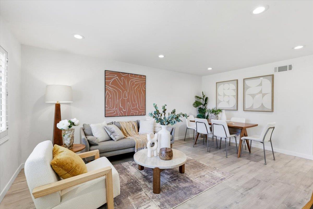 1338 Piland DR - Living area
