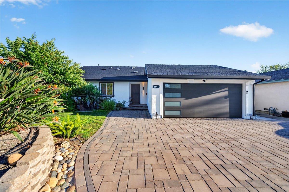 5841 Santa Teresa BLVD - Kitchen