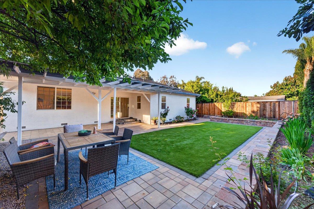 5841 Santa Teresa BLVD - Living area
