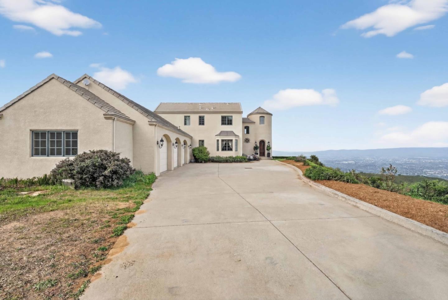 17599 Montebello RD - Interior
