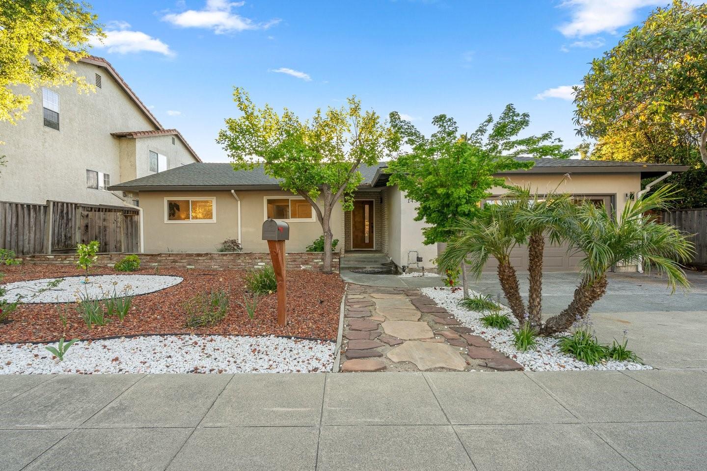 1439 Miller AVE