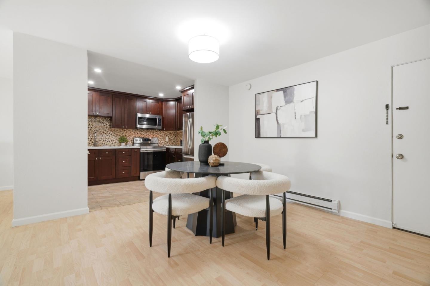 1031 Crestview DR 305 - Bathroom