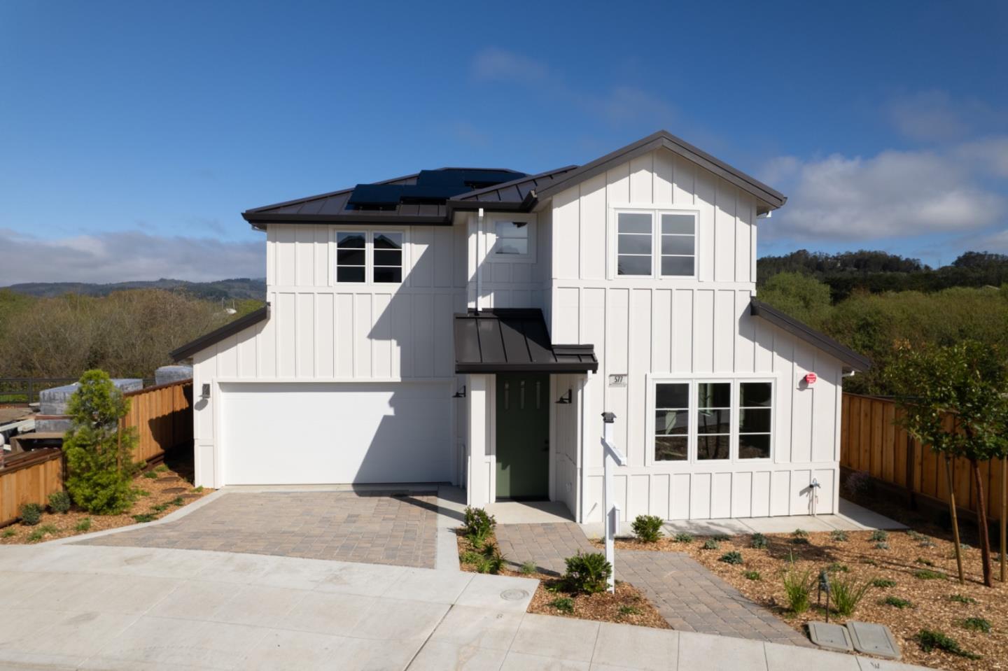 577 Creekside CT