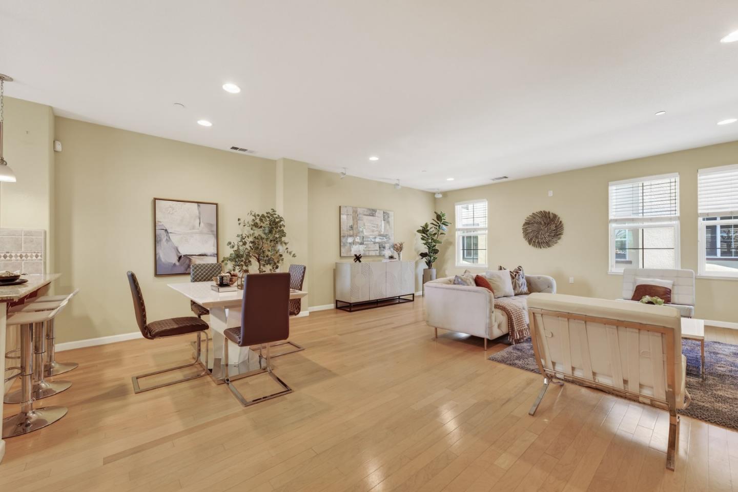 1030 Luz Del Sol LOOP - Interior