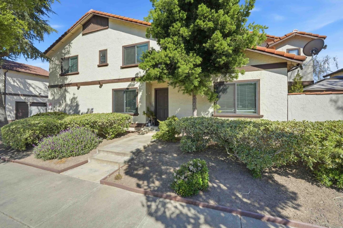 8400 Delta DR