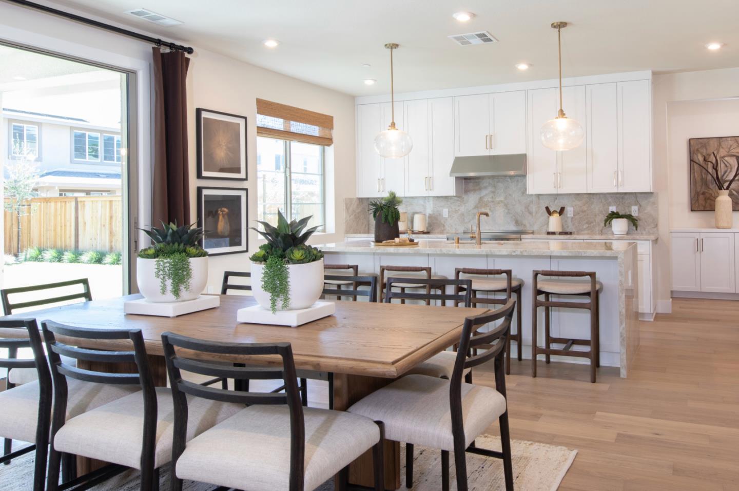 7392 Ailes CT - Interior