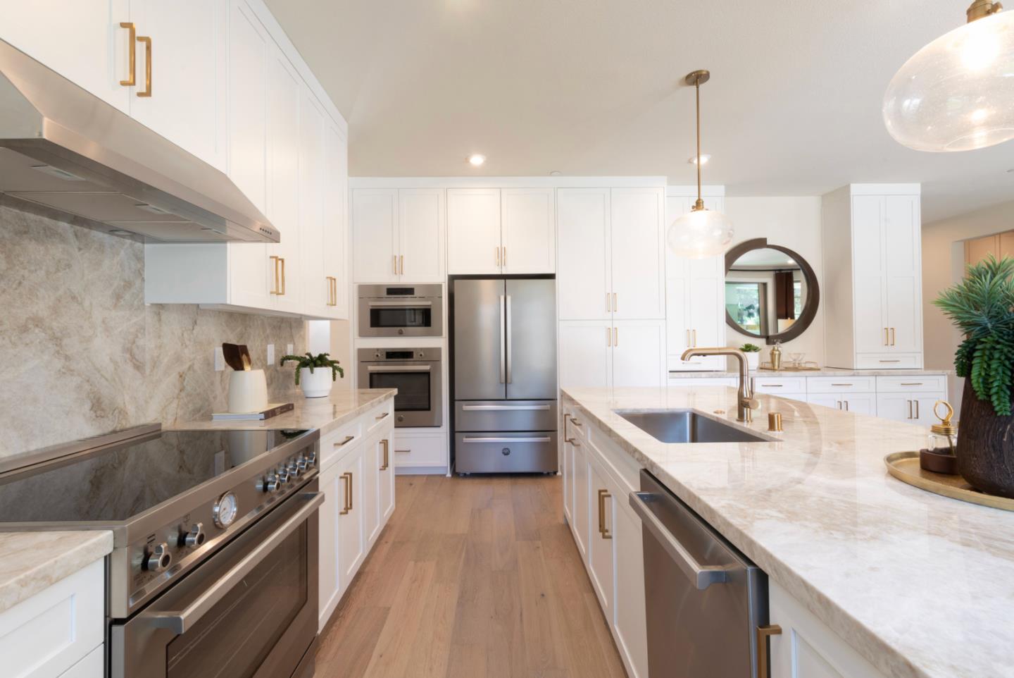 7392 Ailes CT - Kitchen