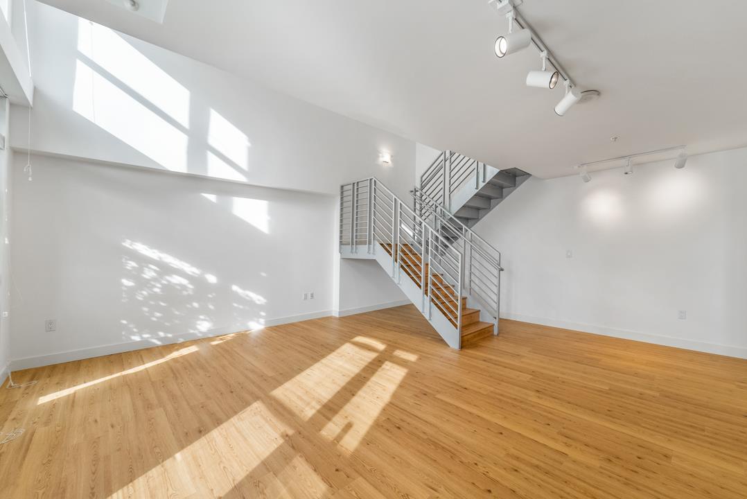175 W Saint James ST 106 - Living area