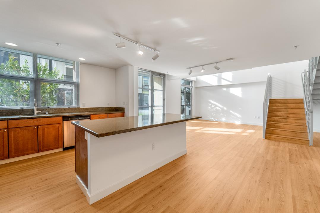 175 W Saint James ST 106 - Backyard