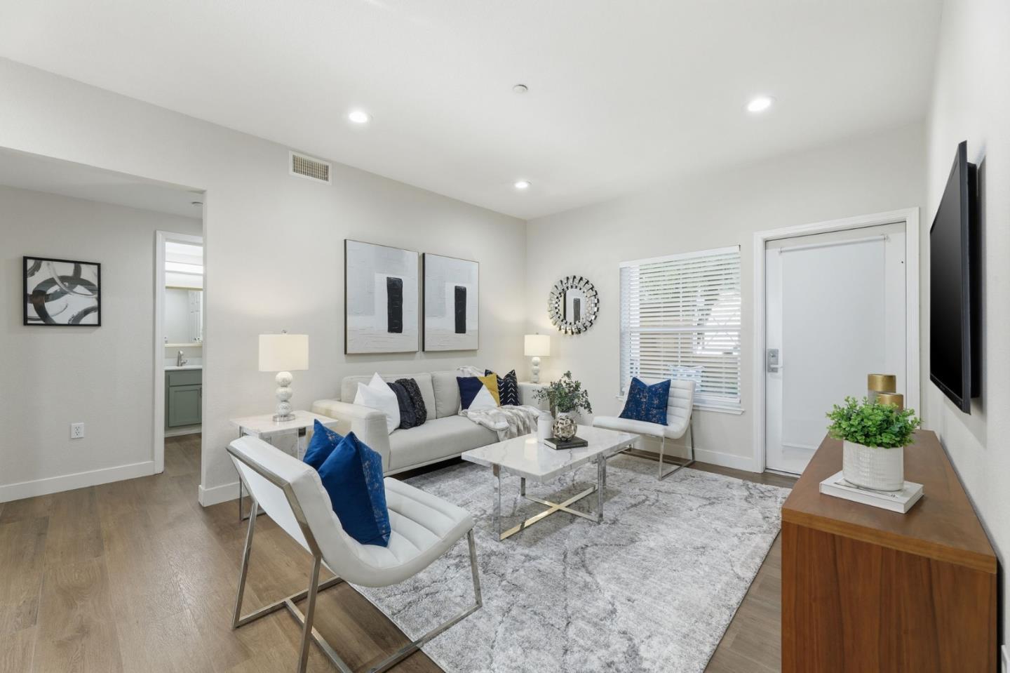 2177 Alum Rock AVE 111 - Living area