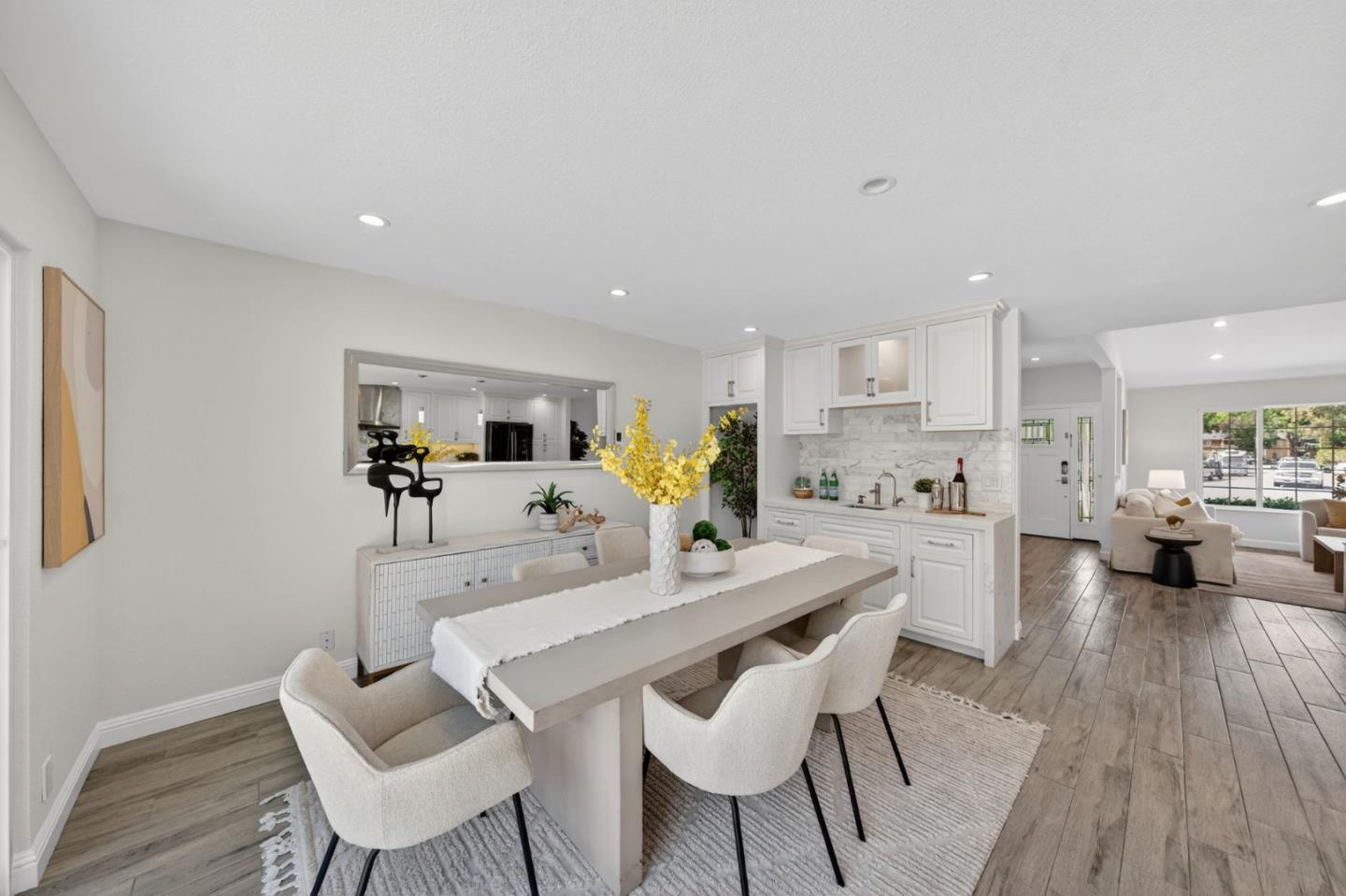 184 Sun Blossom DR - Living area