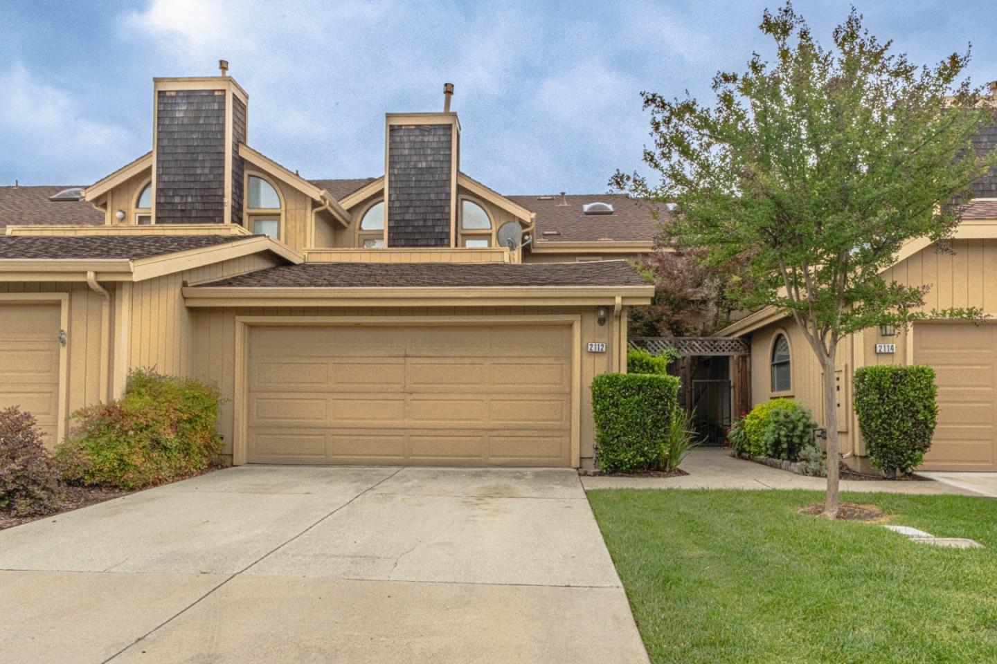 2112 Darnis CIR