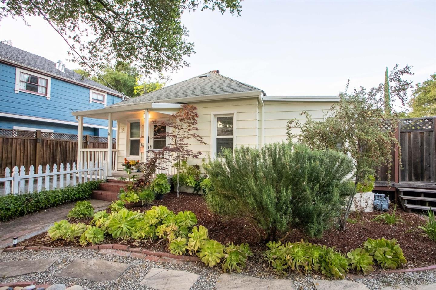 15 Stacia ST