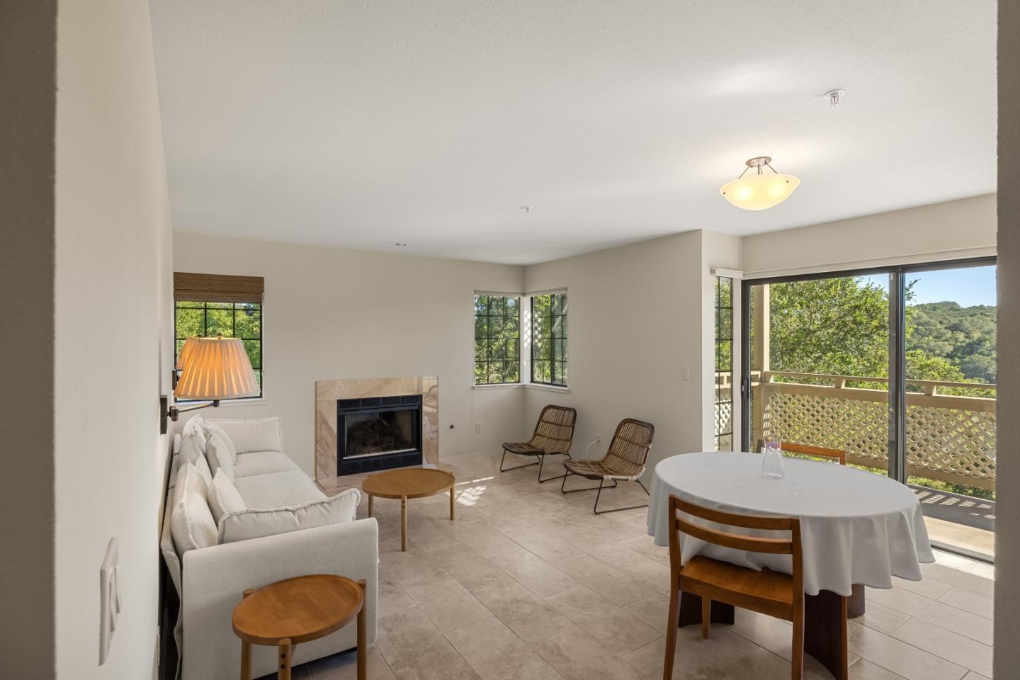 121 Quail Run CT - Kitchen