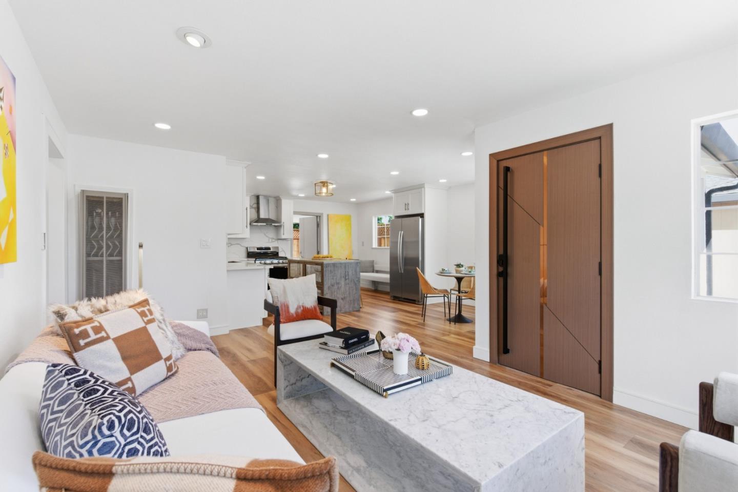 1257 Laurel AVE - Living area