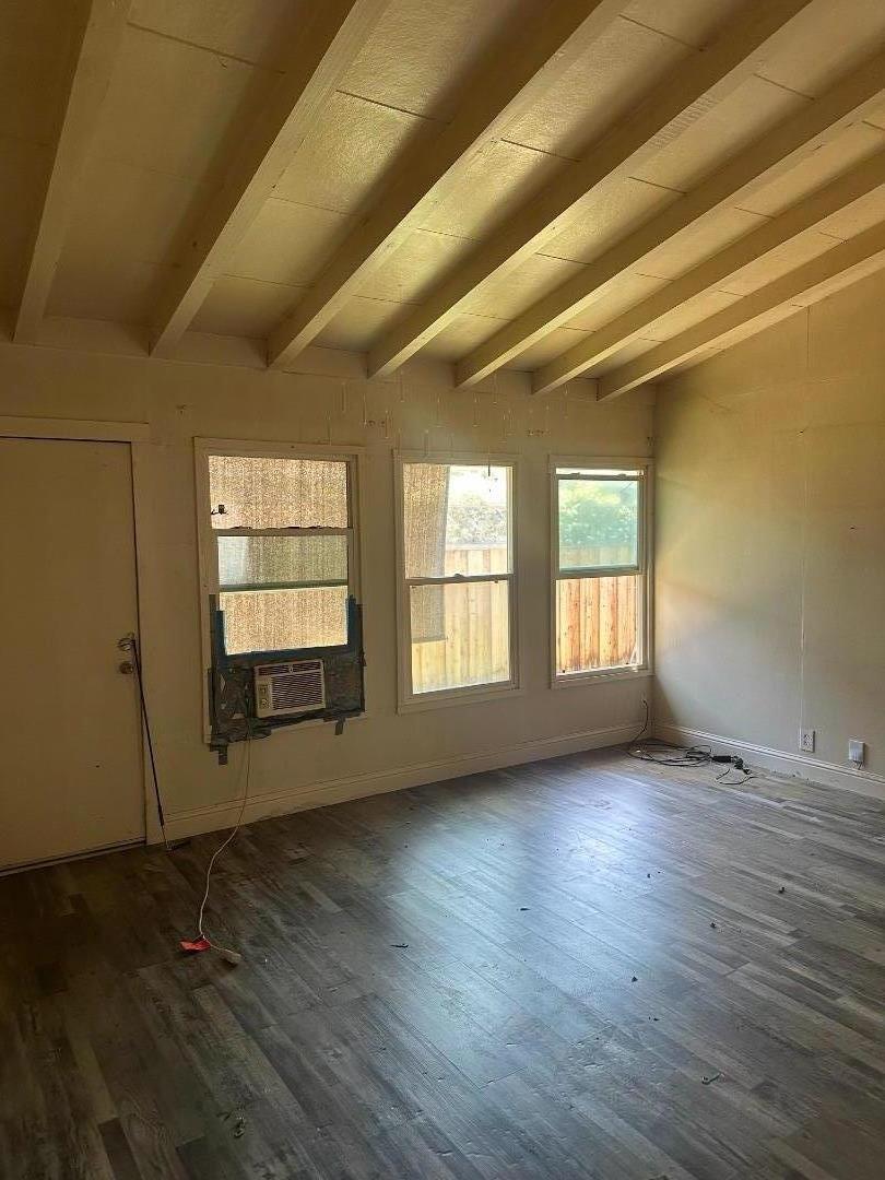 2246 Ralmar - Living area