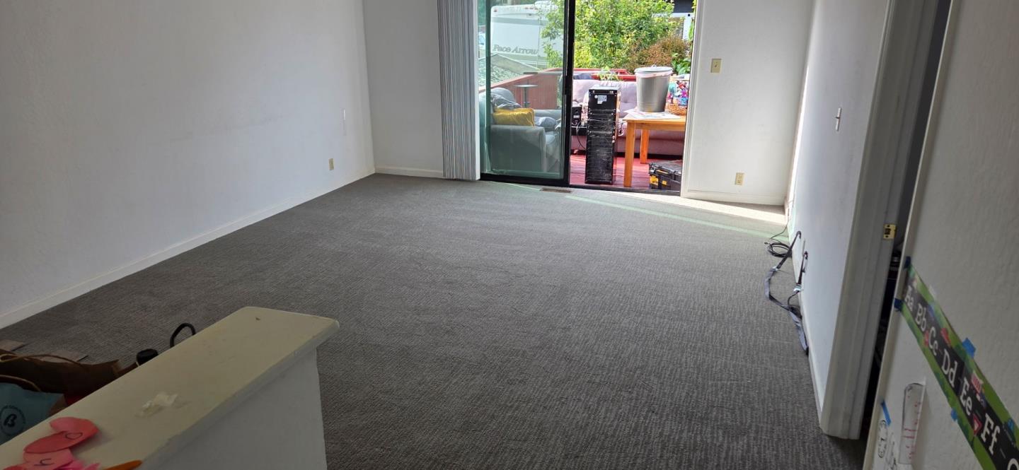 154-156 2nd AVE - Living area