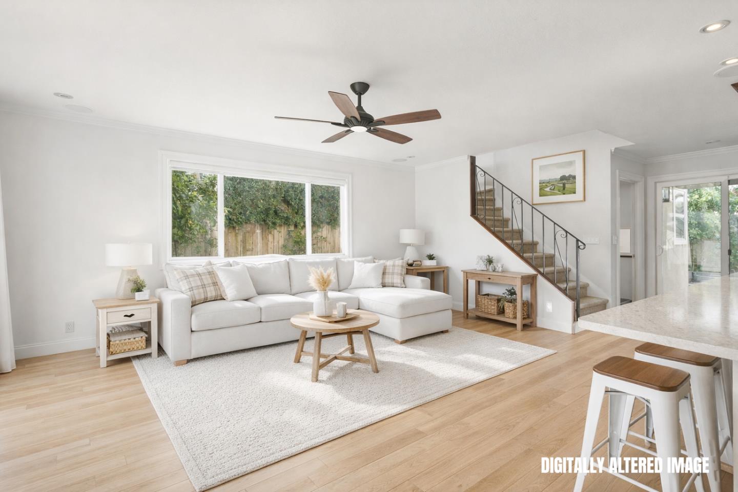 2725 Belmont Canyon - Living area