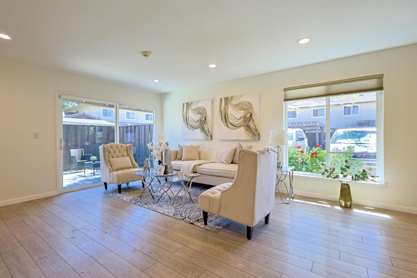5078 Pine Tree TER - Interior