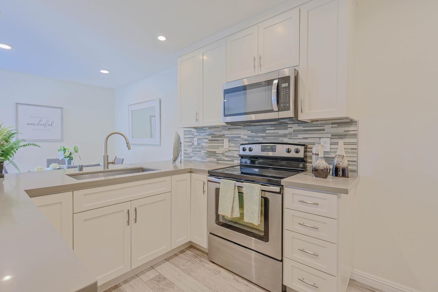 5078 Pine Tree TER - Bathroom