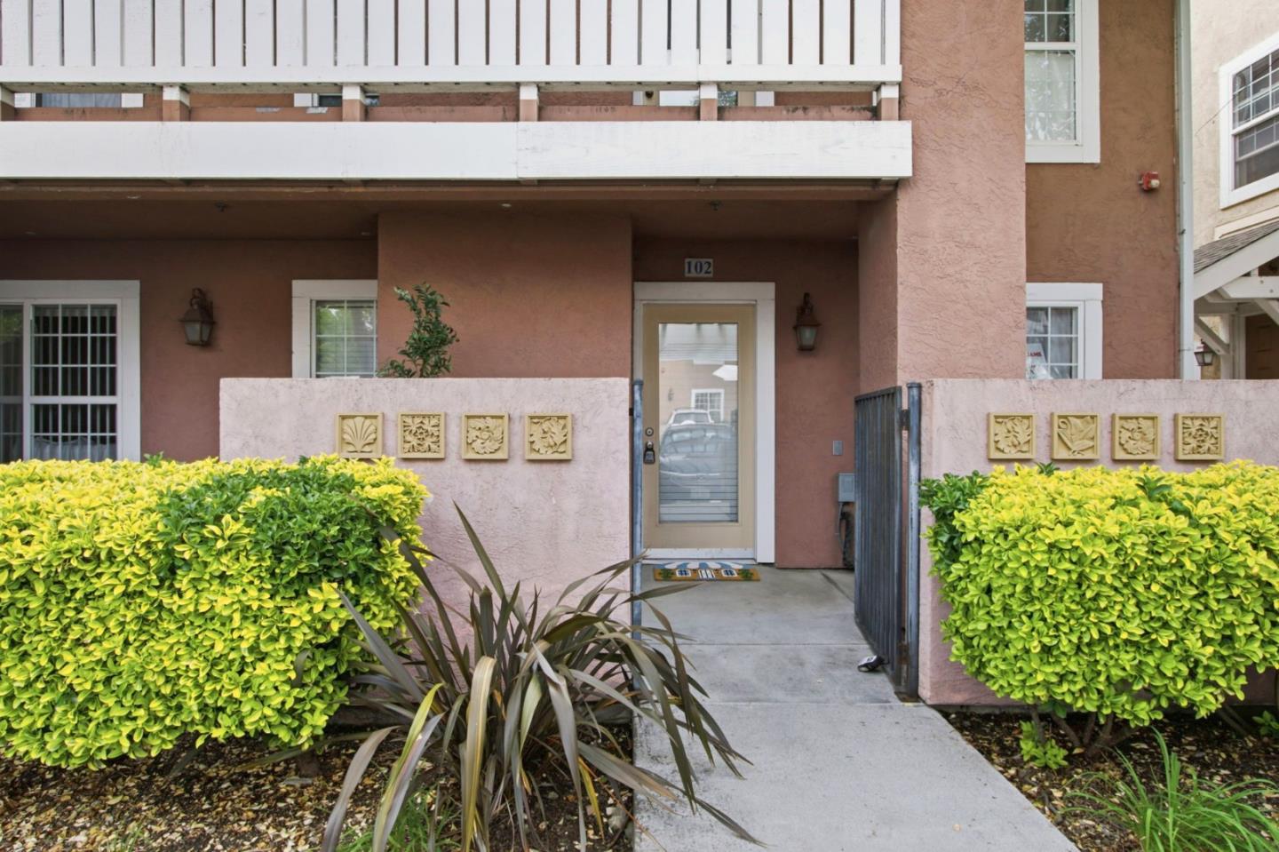 631 E El Camino Real 102
