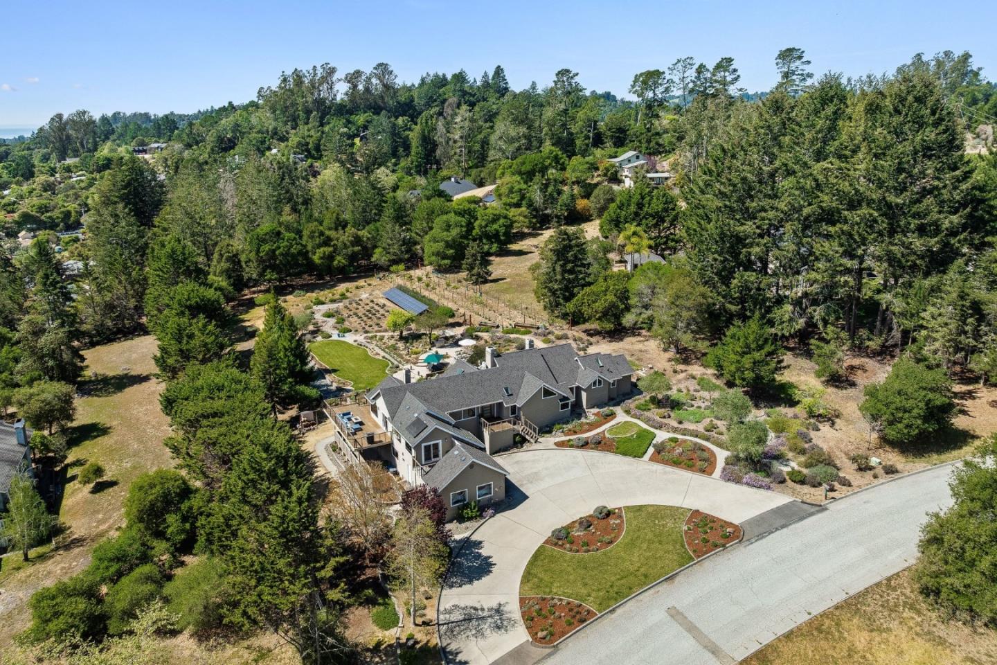 321 Pine Forest DR