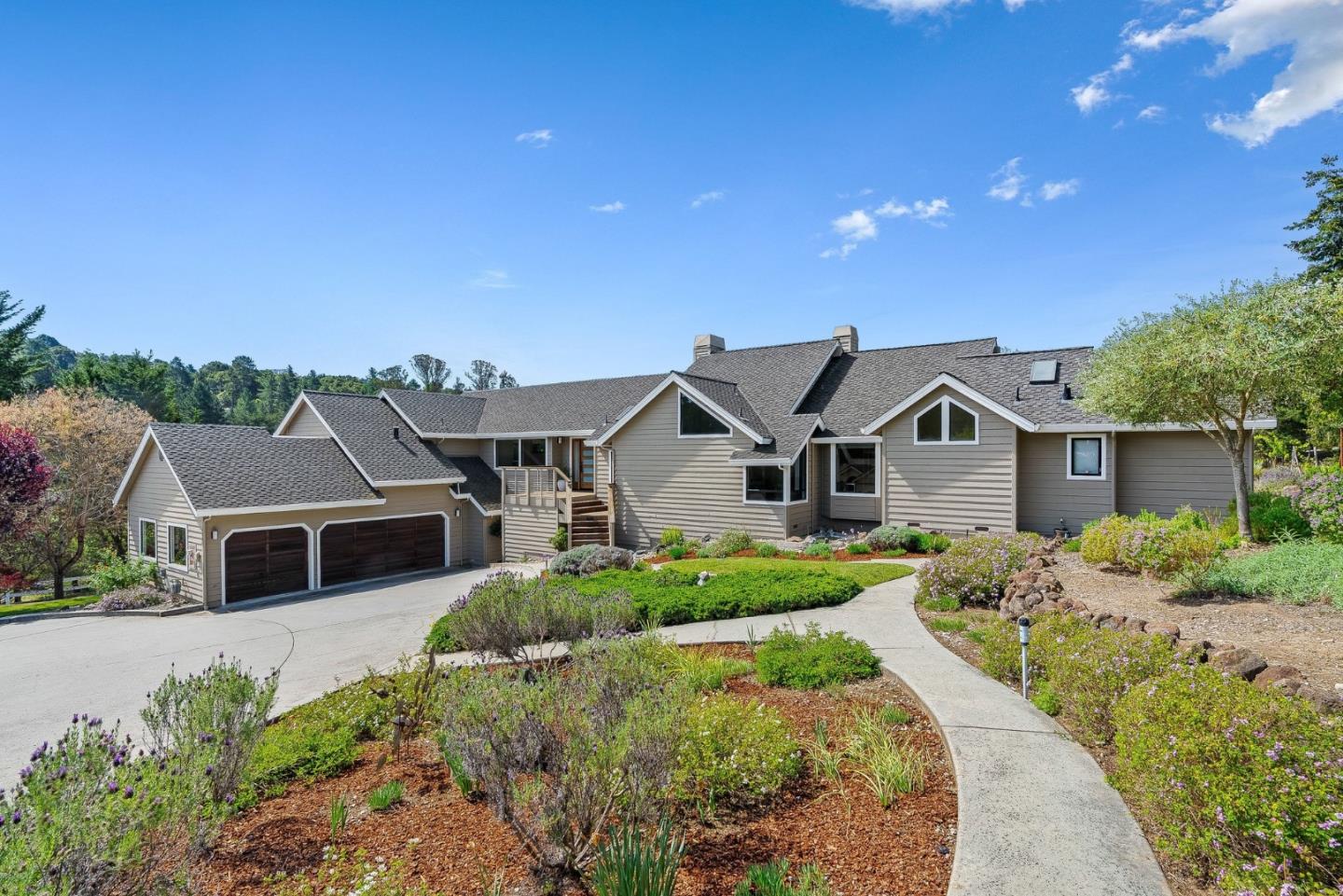 321 Pine Forest DR - Kitchen