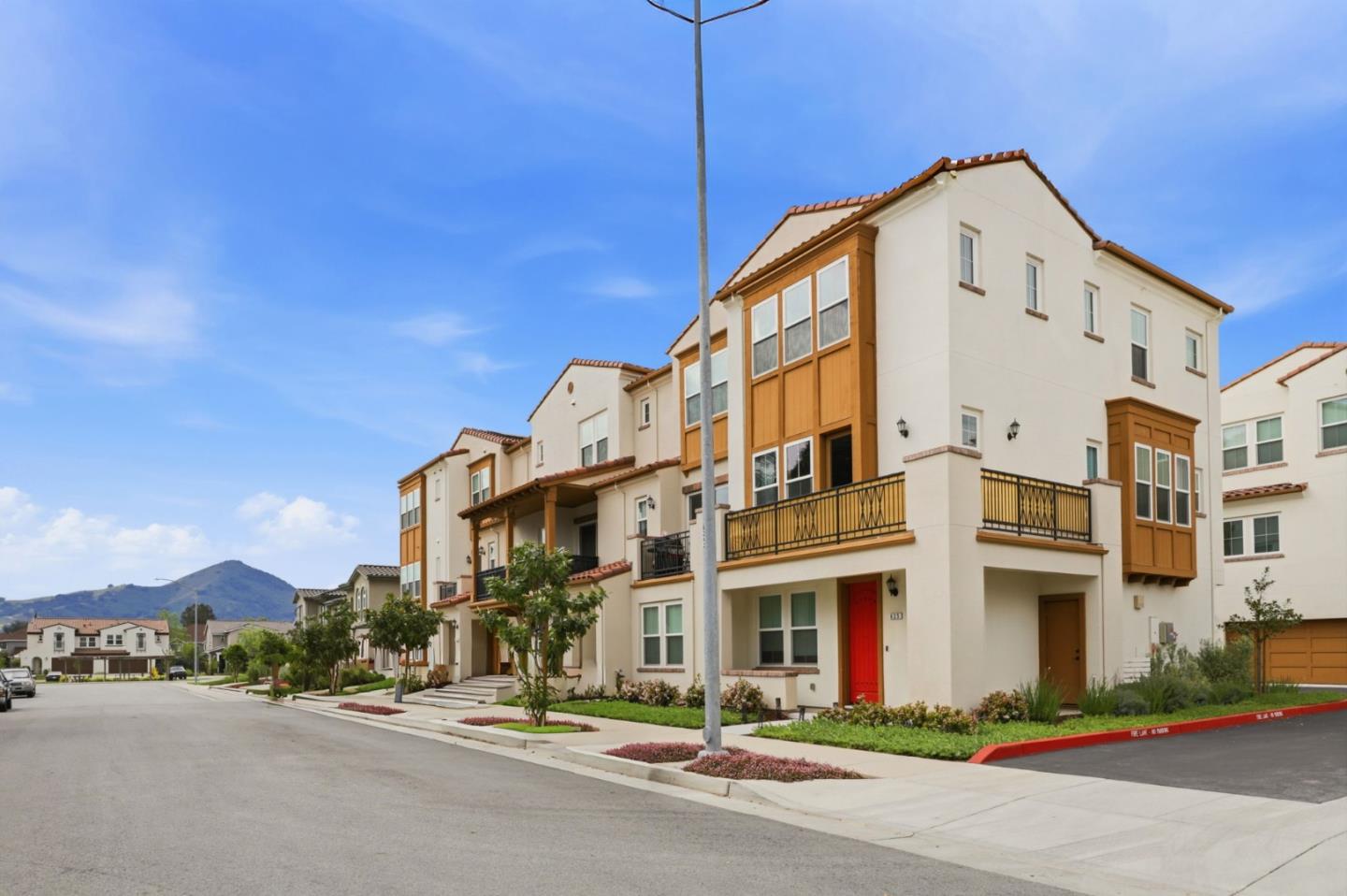 625 Los Castanos DR