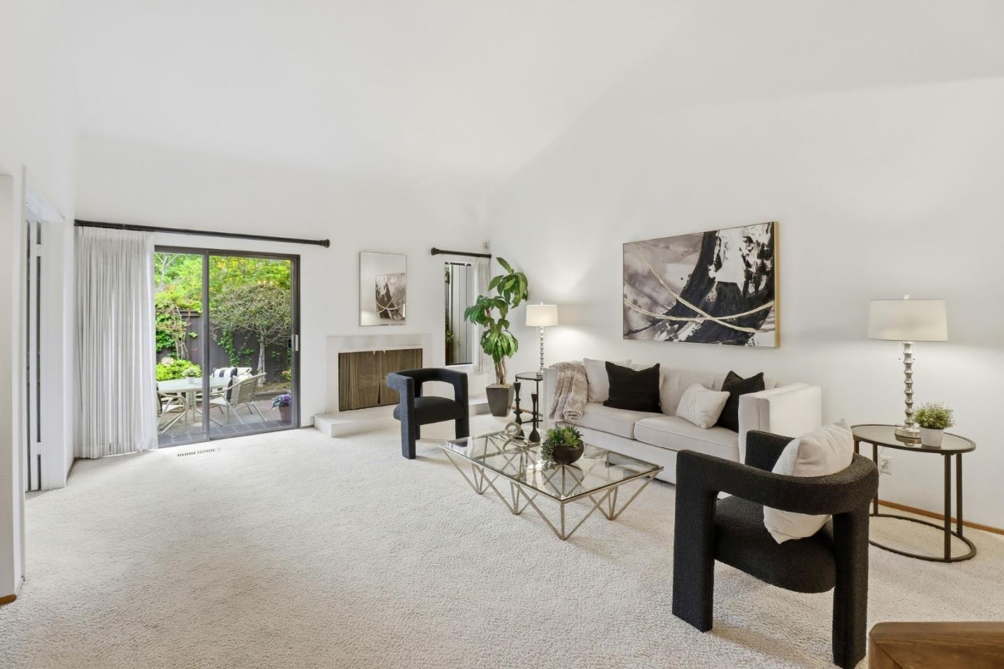 1224 Sharon Park DR - Living area