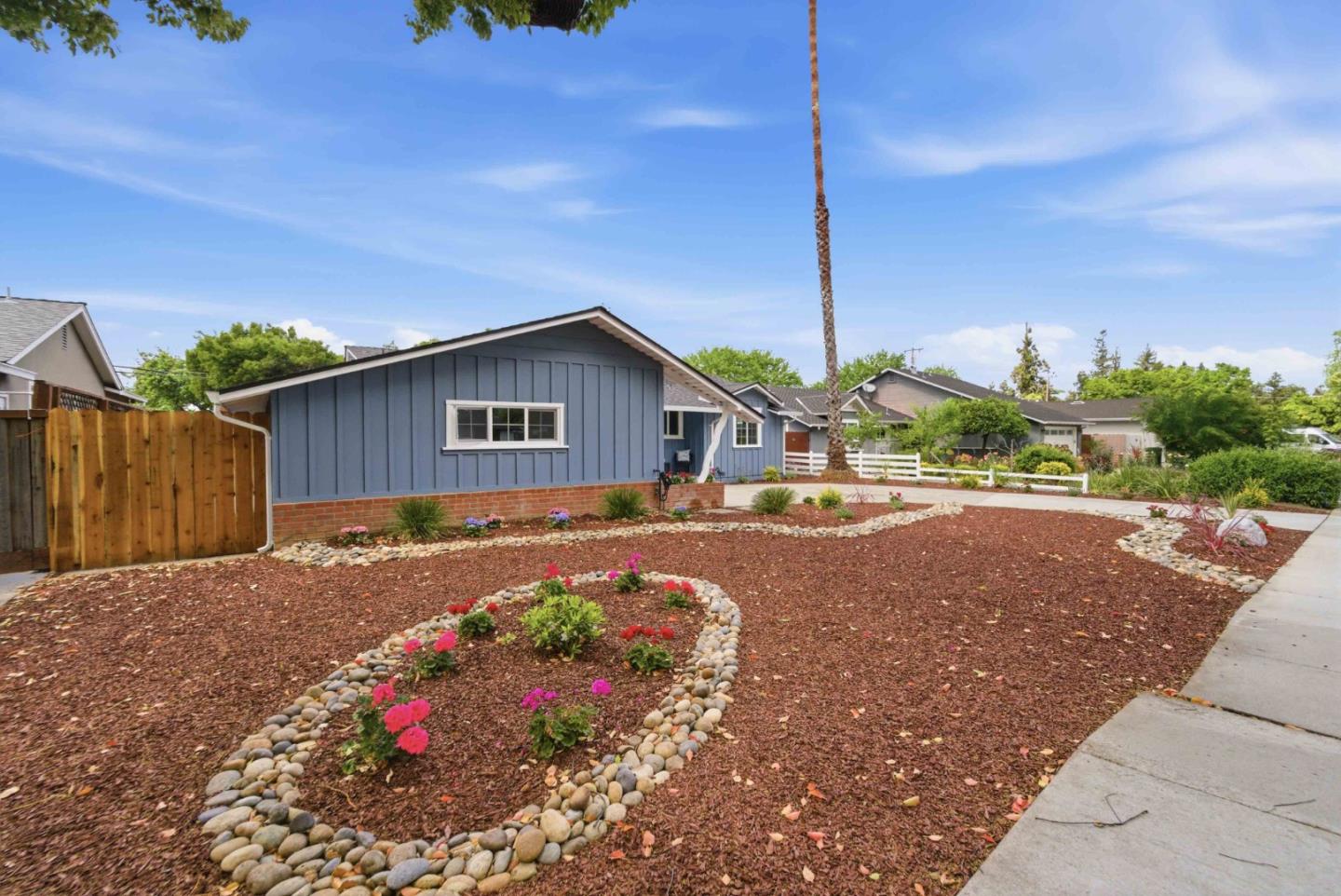 381 Manchester AVE - Backyard